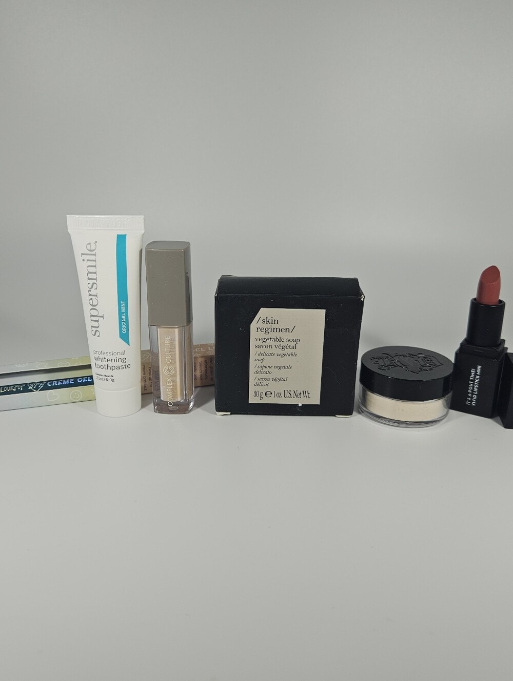 Beauty Lot (6 DELUXE SAMPLE-SIZES + 1 MYSTERY FREE FULL-SIZE)